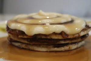 cinnamon roll cream cheese pancakes